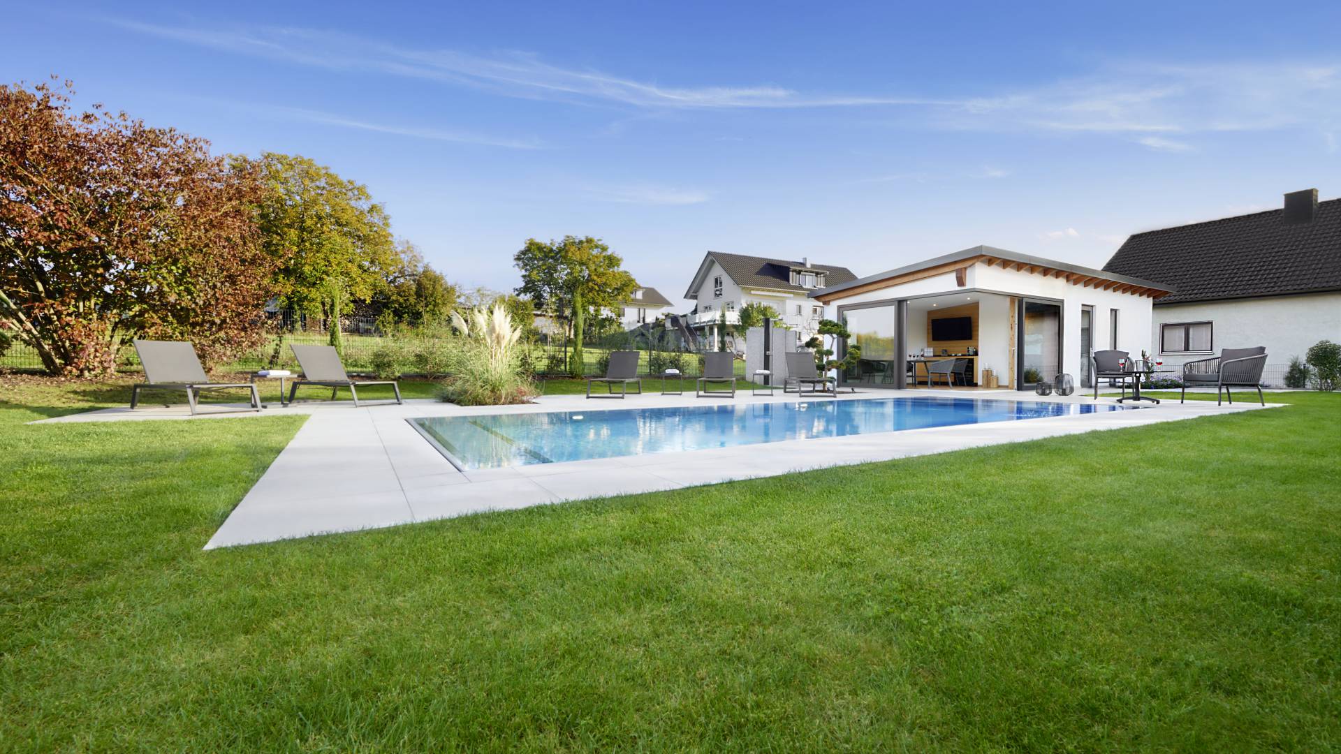 Außenansicht Pool im Garten des Gasthof Engel Appenweier